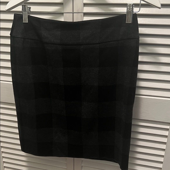 Halogen Dresses & Skirts - #1138**Halogen Black and Gray Pencil Skirt